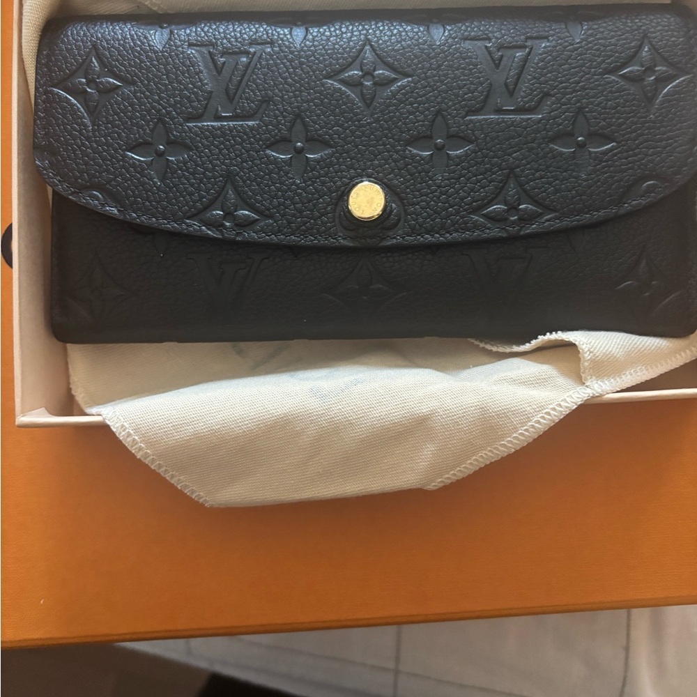 Louis Vuitton Black Belt Bag with Monogram Design - Picture 7 of 12
